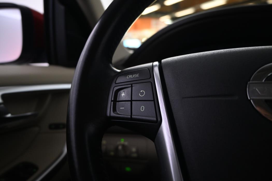 VOLVO XC60 2011