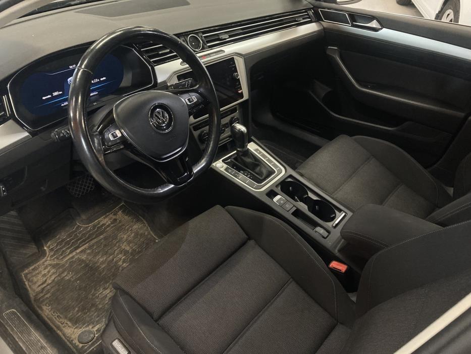 VOLKSWAGEN Passat 2018