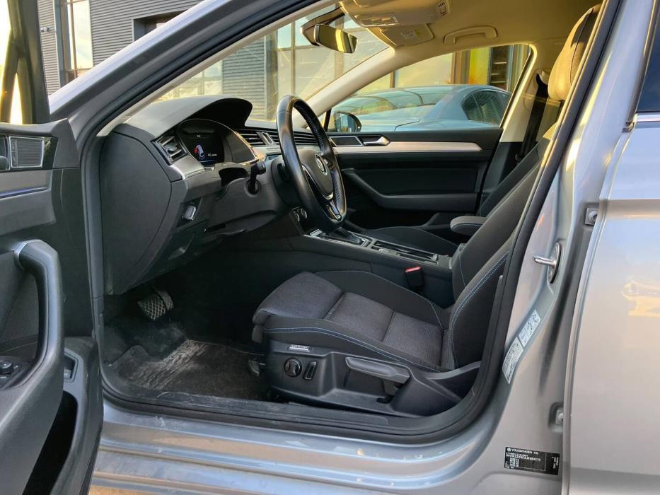 VOLKSWAGEN Passat 2018