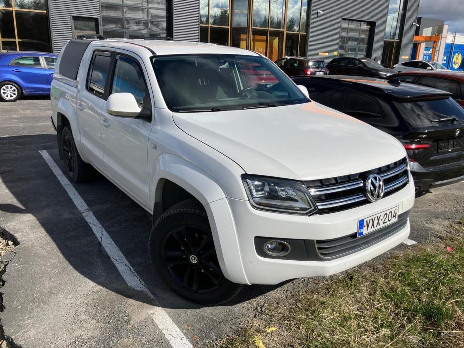 VOLKSWAGEN Amarok 2016