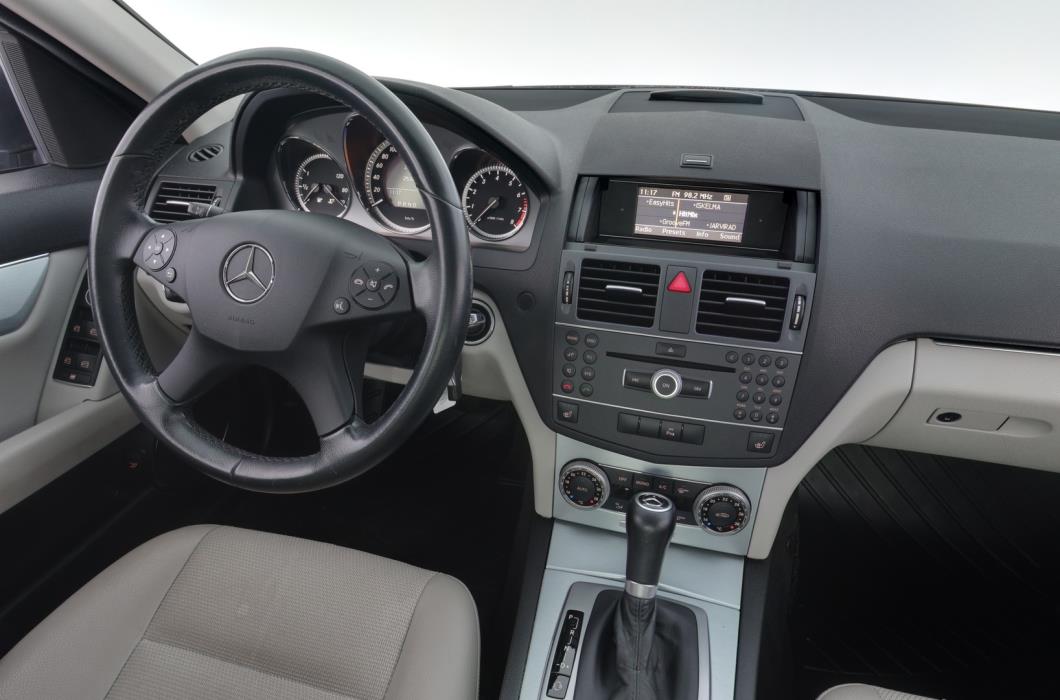 MERCEDES-BENZ C 2011