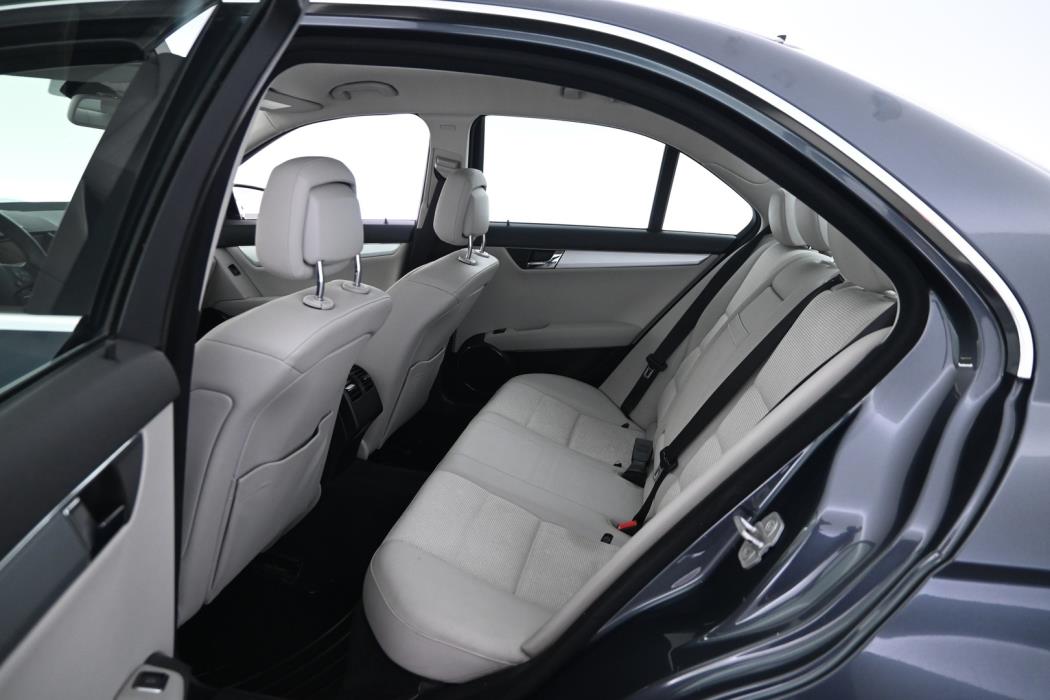 MERCEDES-BENZ C 2011