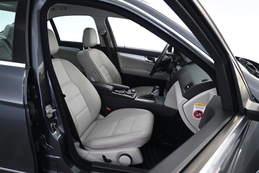 MERCEDES-BENZ C 2011