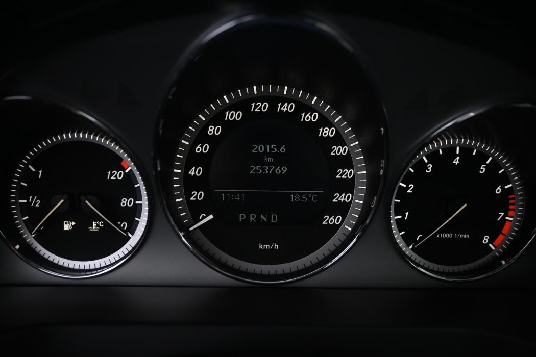 MERCEDES-BENZ C 2011