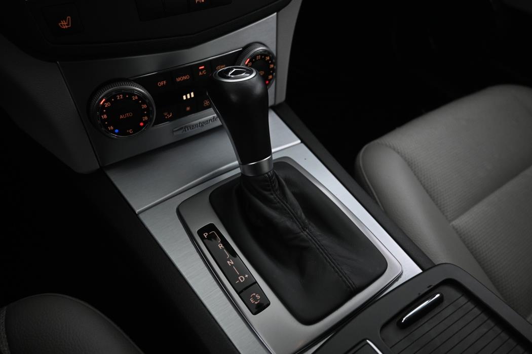 MERCEDES-BENZ C 2011