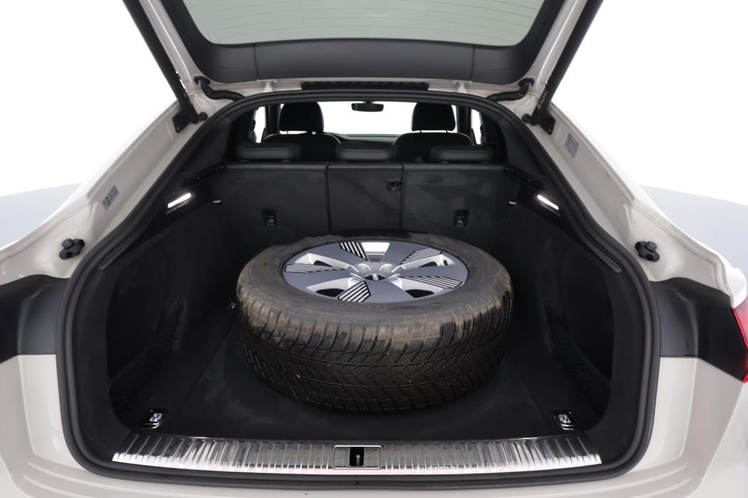 AUDI e-tron 2022