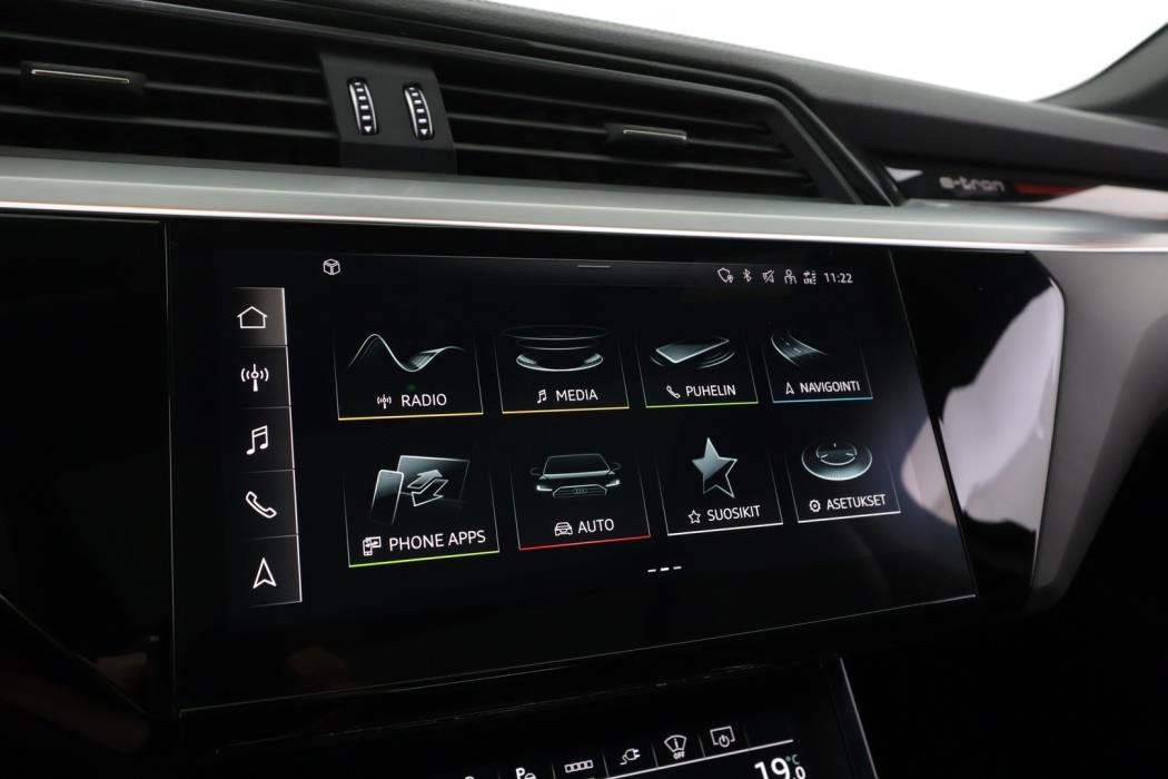 AUDI e-tron 2022