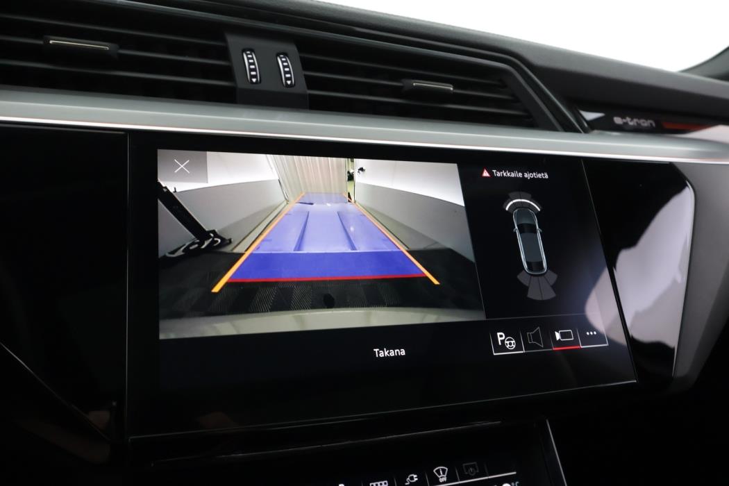 AUDI e-tron 2022