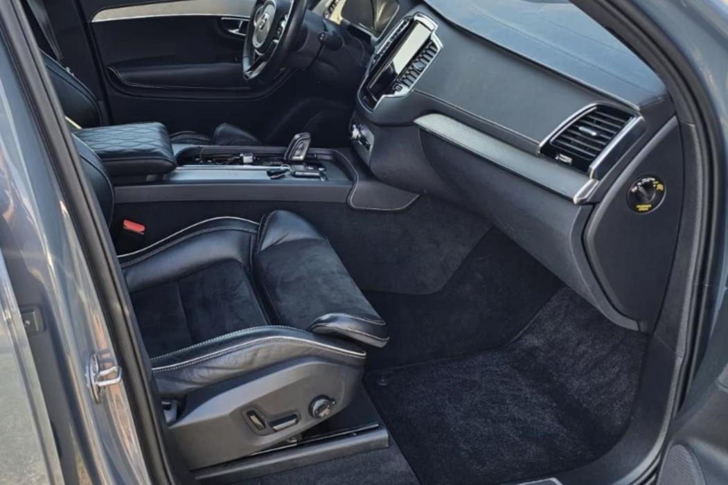 VOLVO XC90 2022