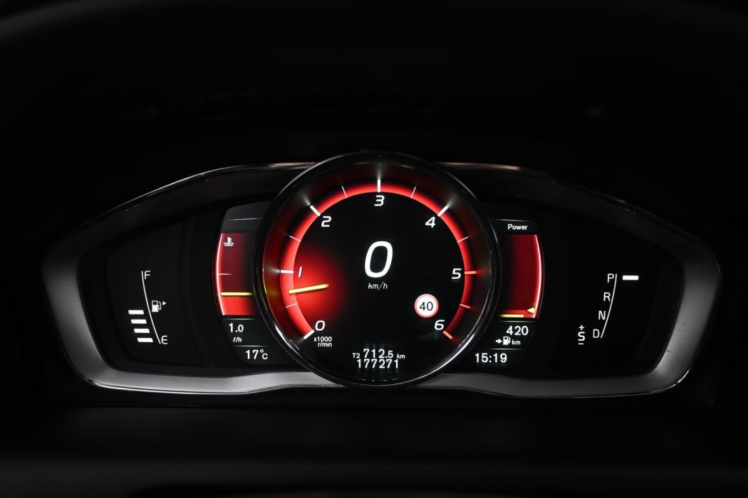 VOLVO XC60 2017