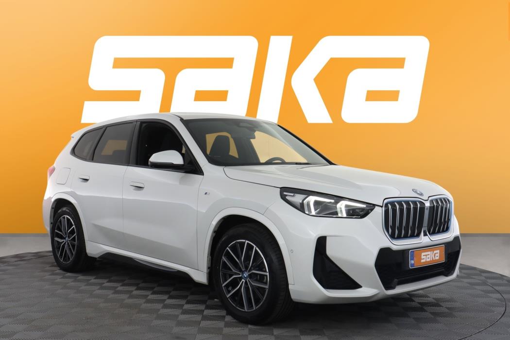 BMW iX1 2023