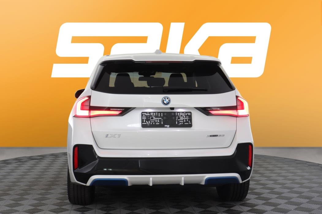 BMW iX1 2023