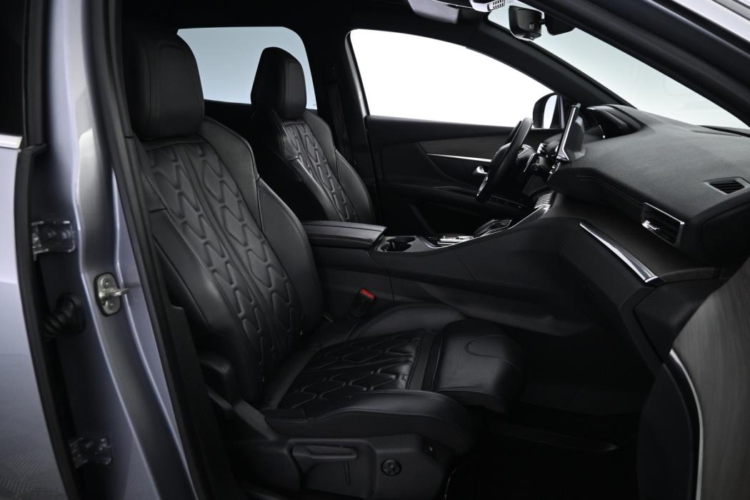 PEUGEOT 3008 2021