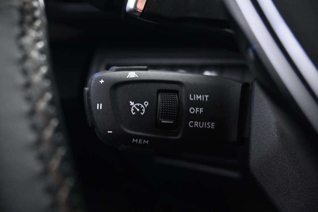 PEUGEOT 3008 2021