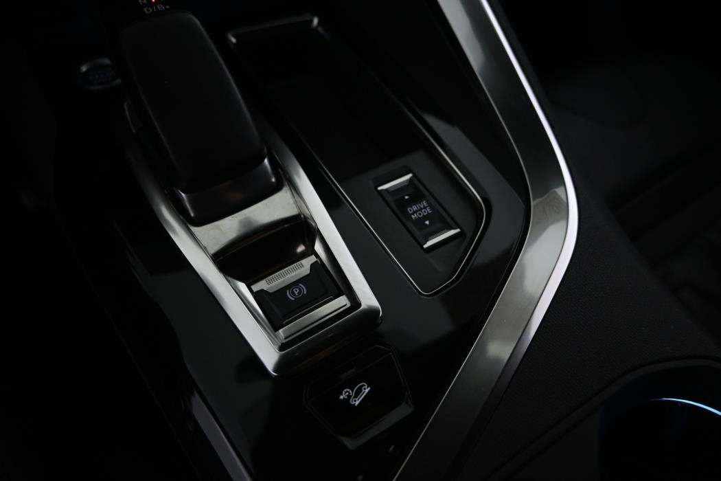 PEUGEOT 3008 2021