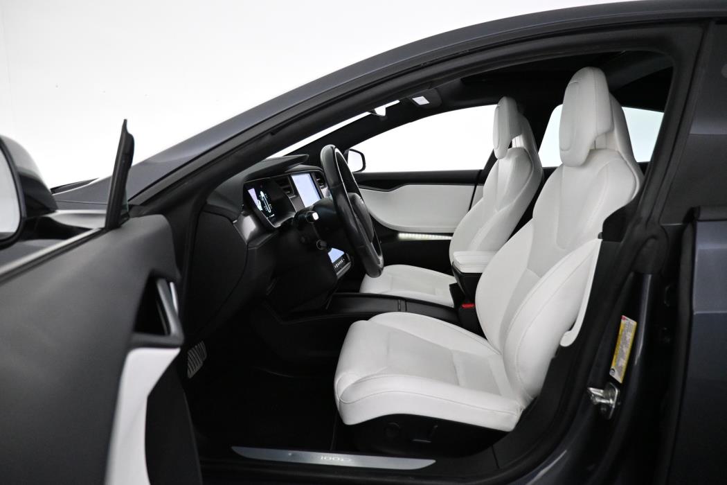 TESLA Model S 2018