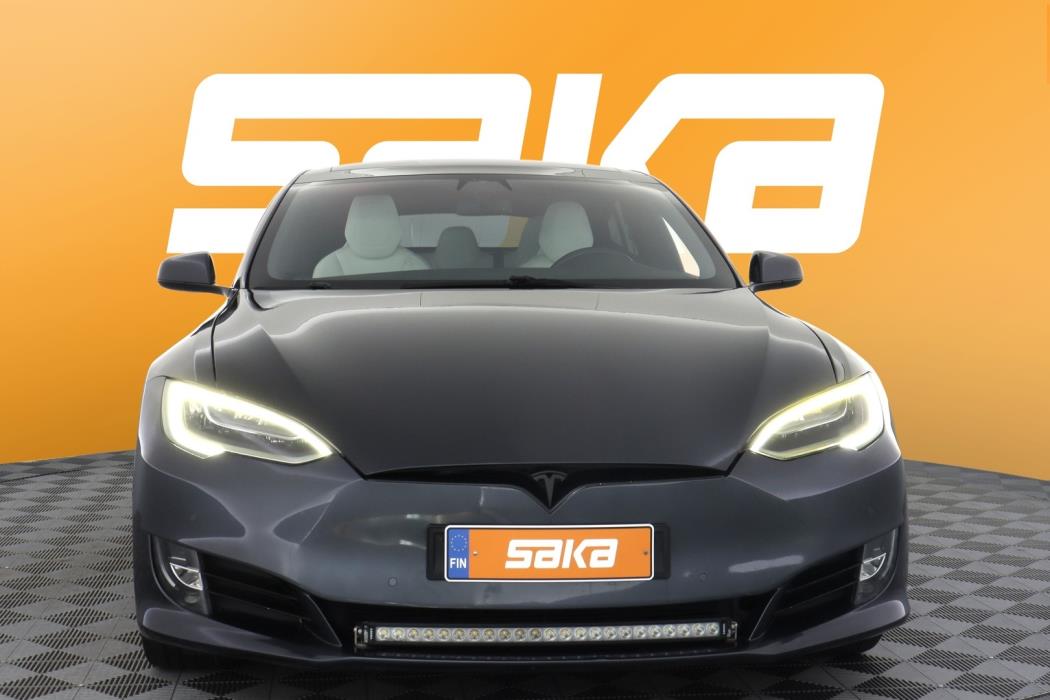 TESLA Model S 2018