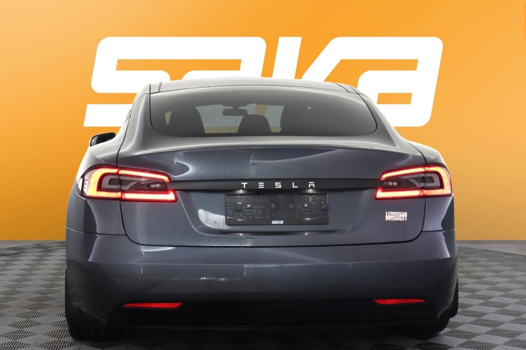 TESLA Model S 2018