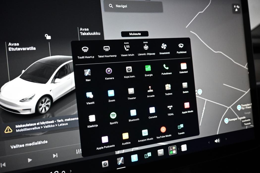 TESLA Model Y 2024