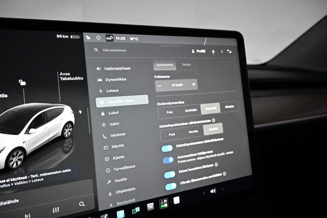 TESLA Model Y 2024