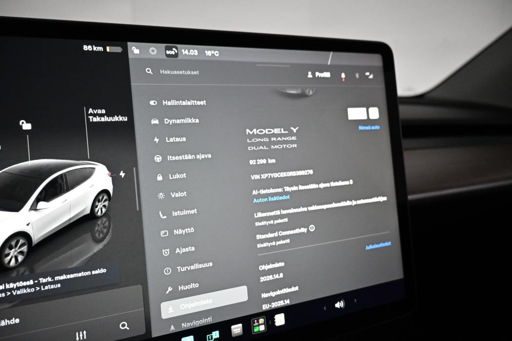 TESLA Model Y 2024