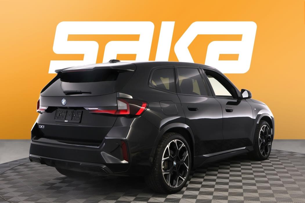 BMW iX1 2025