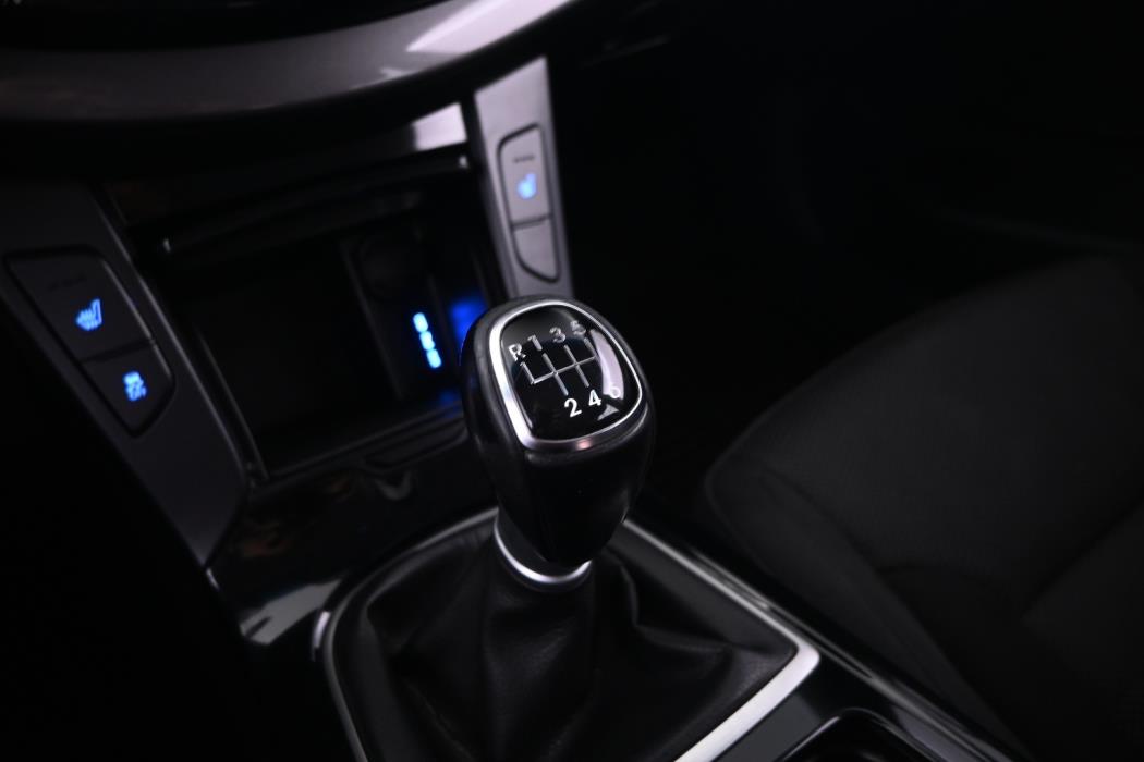 HYUNDAI i40 2012