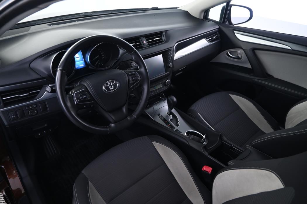 TOYOTA Avensis 2016