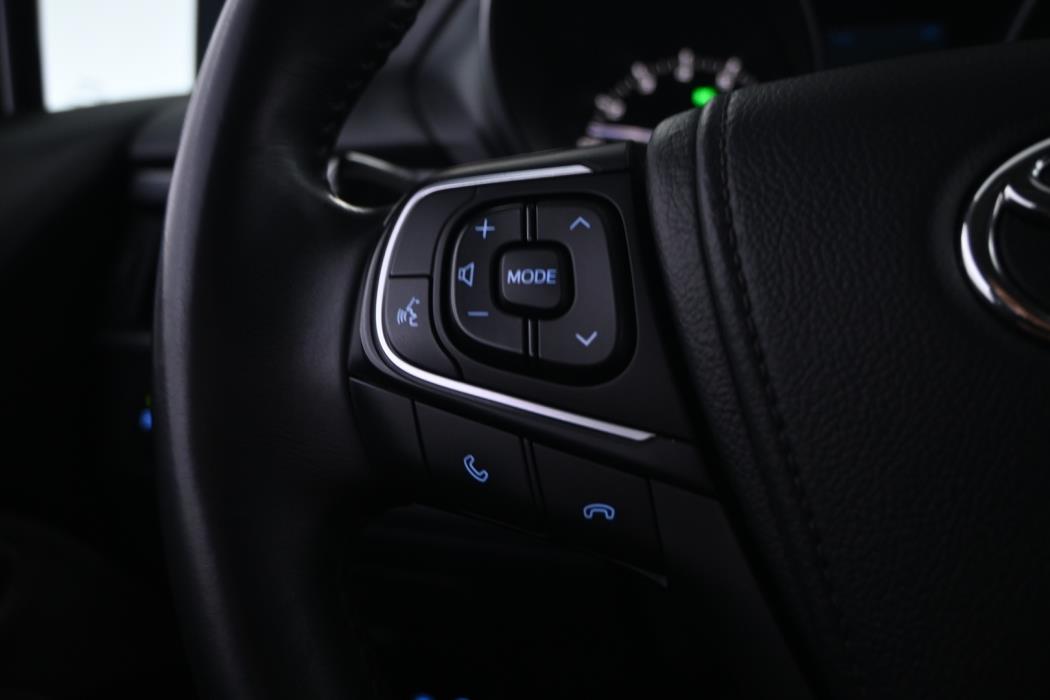 TOYOTA Avensis 2016