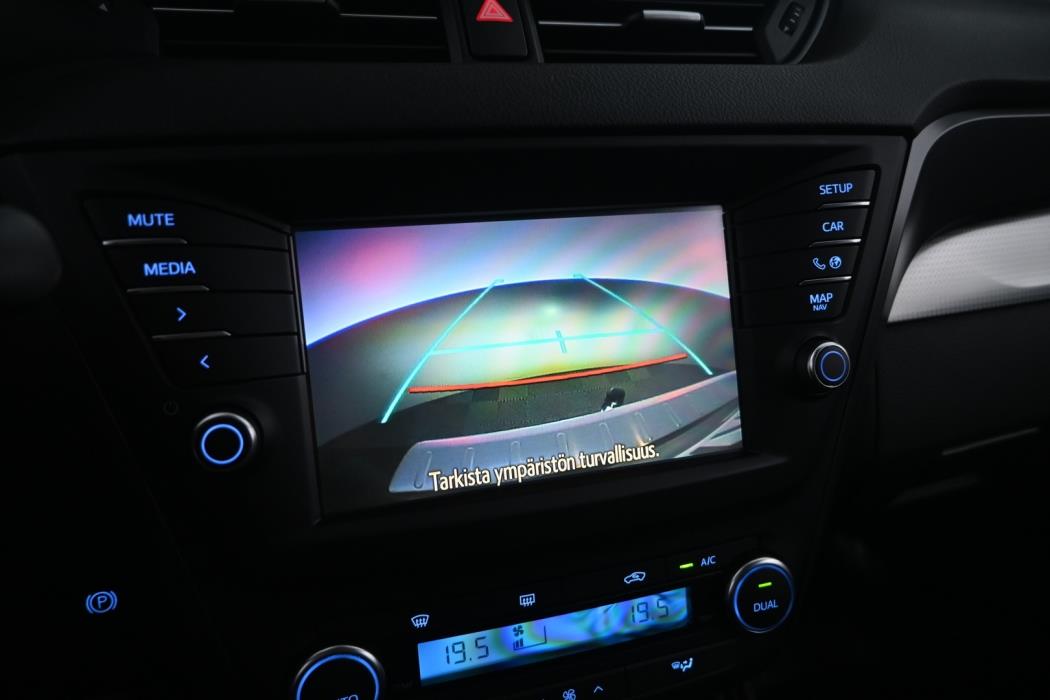 TOYOTA Avensis 2016