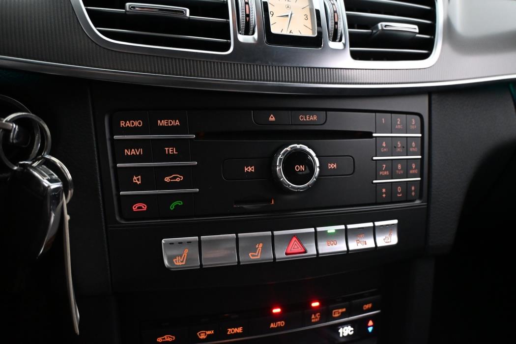 MERCEDES-BENZ E 2016