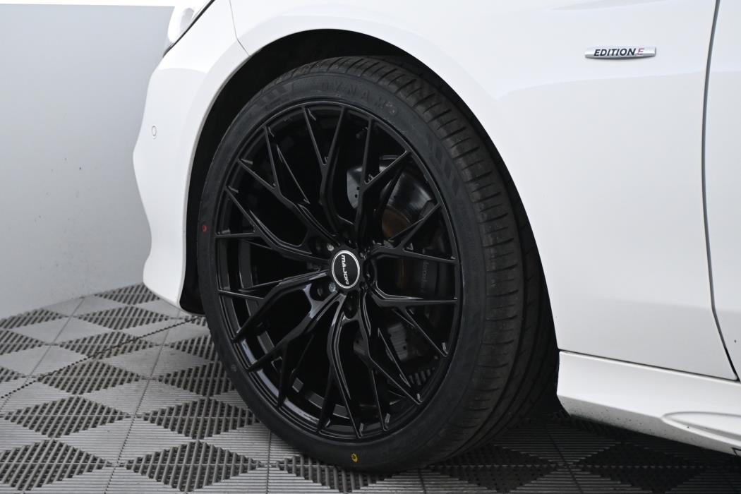 MERCEDES-BENZ E 2016