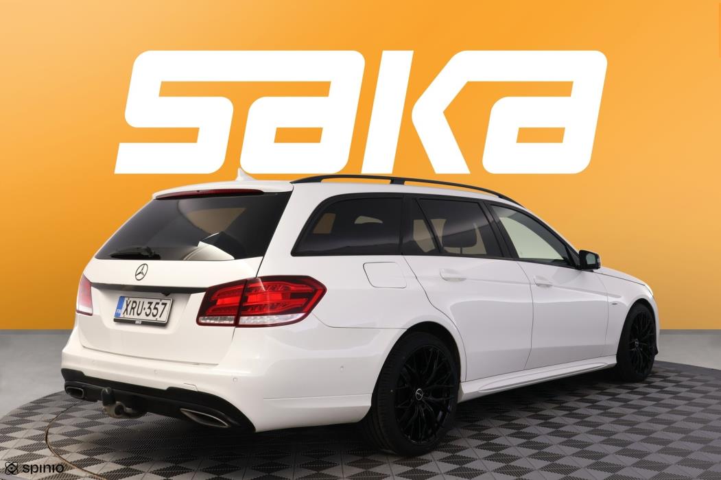 MERCEDES-BENZ E 2016