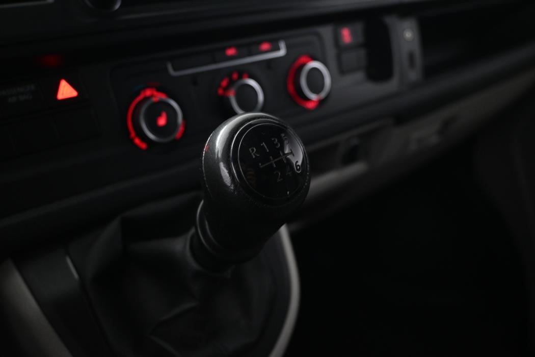 VOLKSWAGEN Transporter 2018