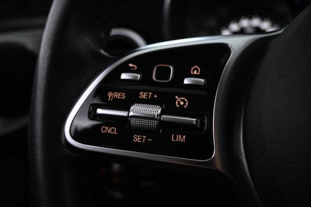 MERCEDES-BENZ C 2020