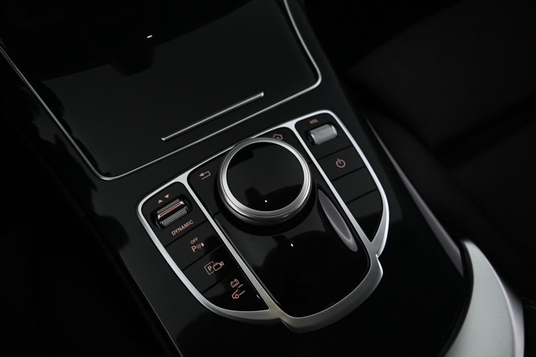 MERCEDES-BENZ C 2020