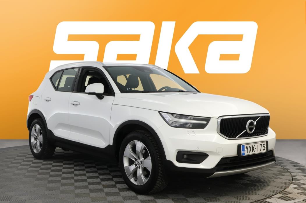 VOLVO XC40 2021