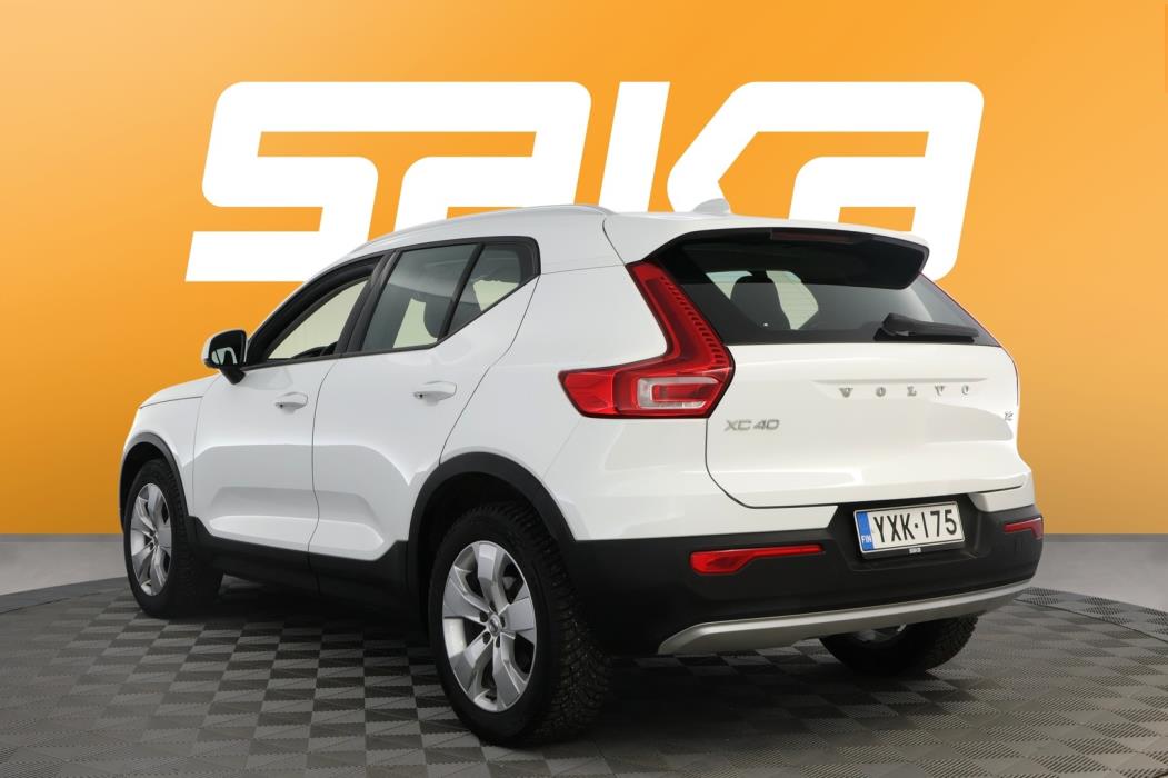 VOLVO XC40 2021