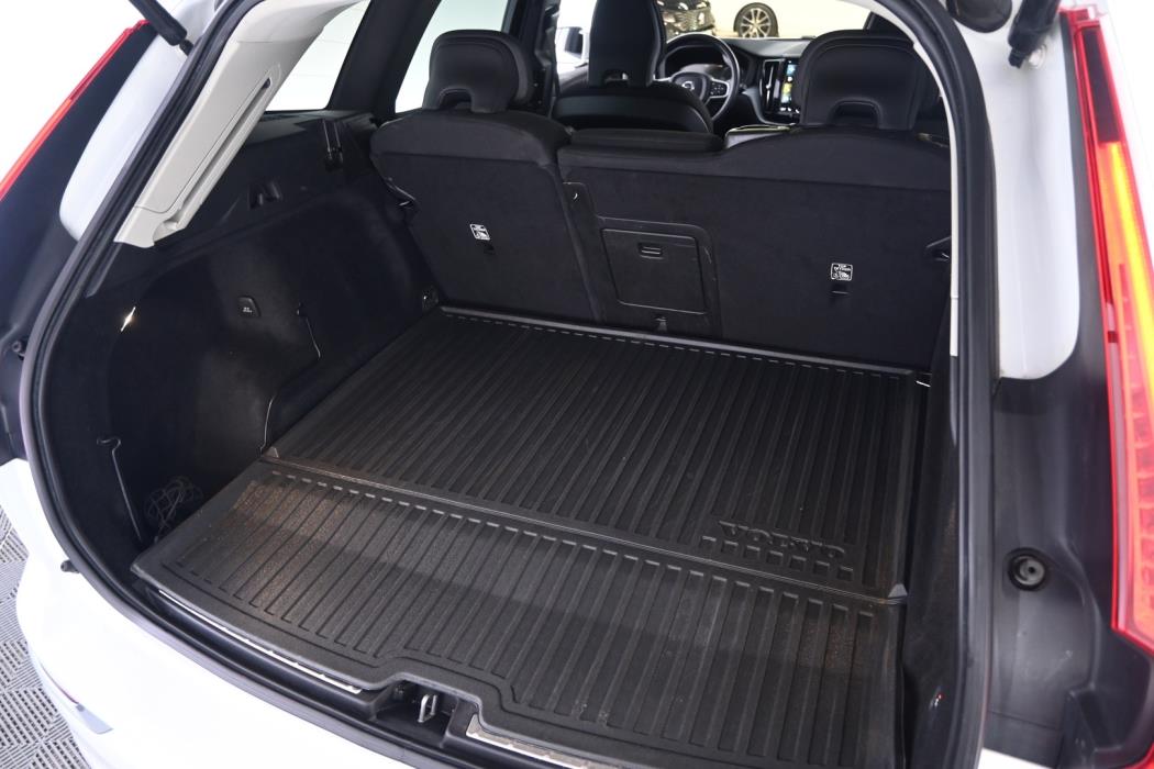 VOLVO XC60 2021