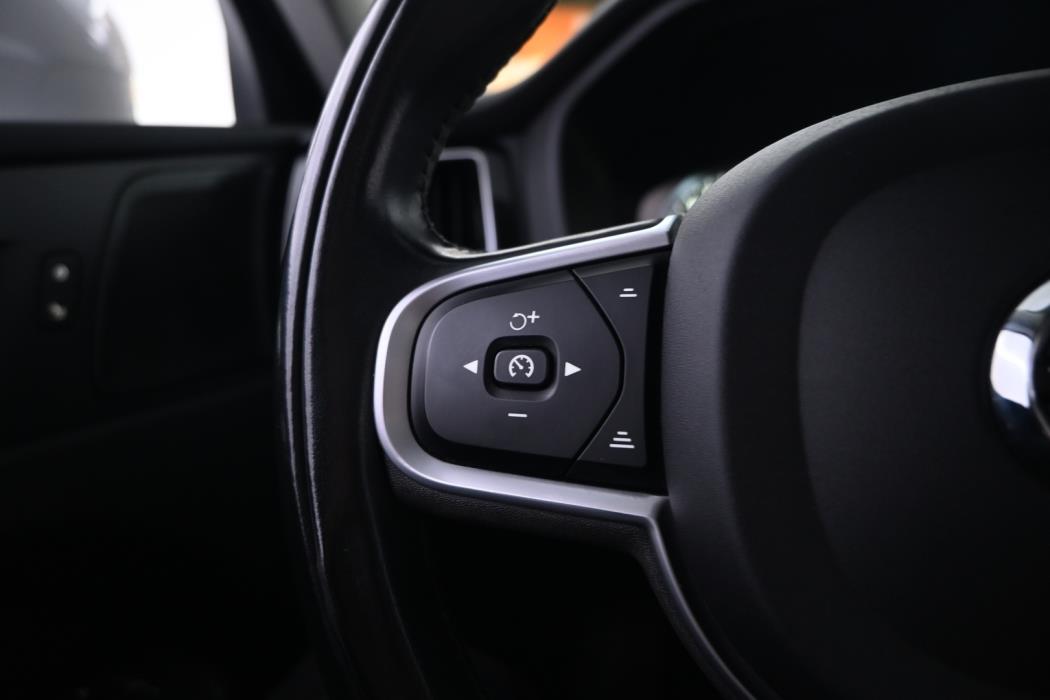 VOLVO XC60 2021