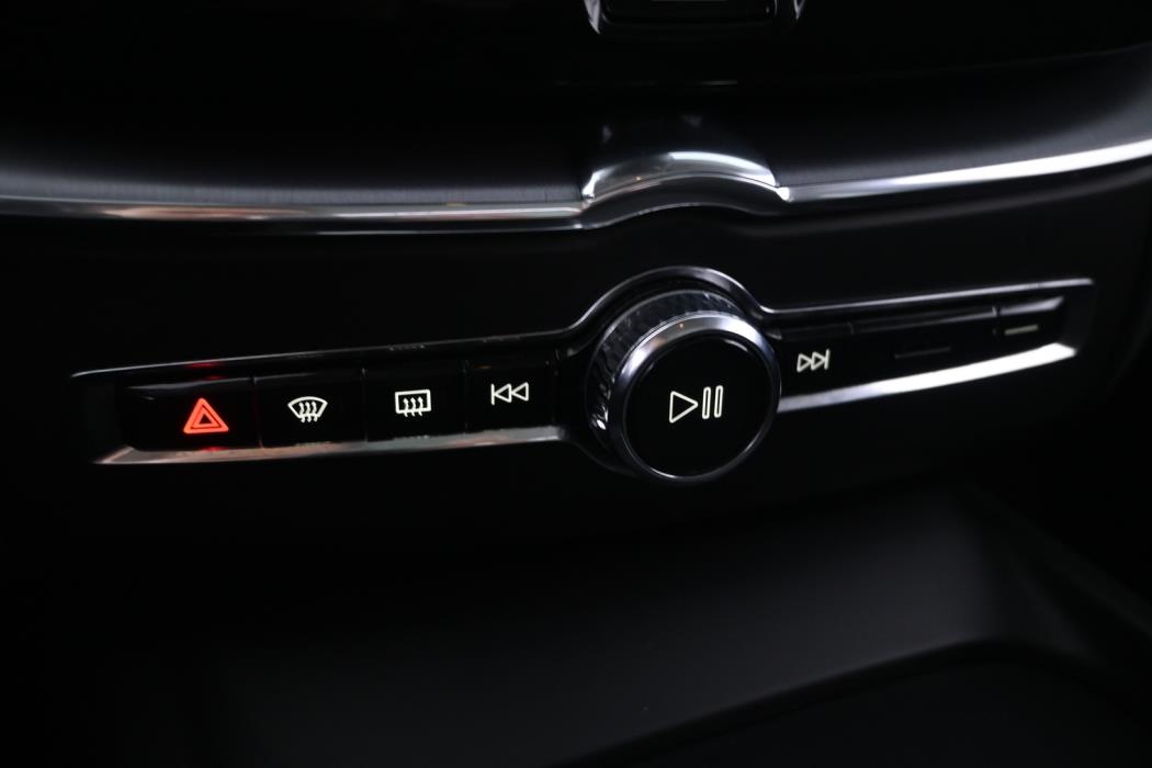 VOLVO XC60 2021