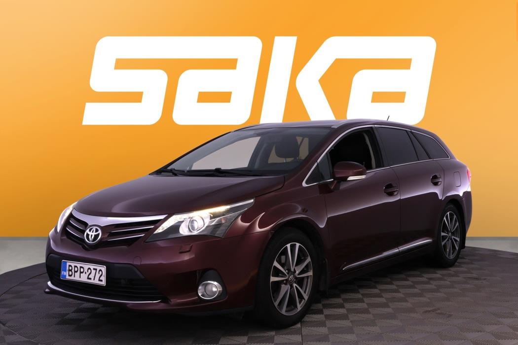 TOYOTA Avensis 2012