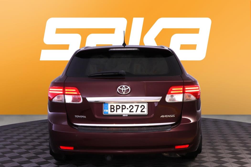 TOYOTA Avensis 2012