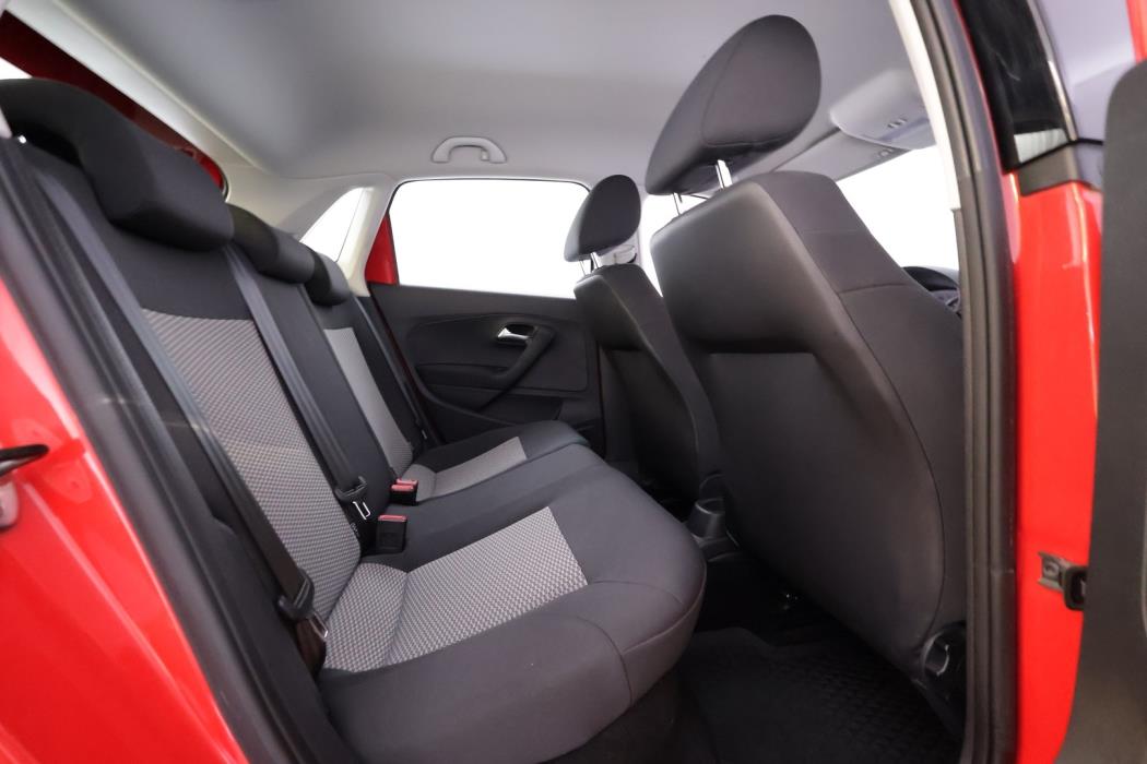 VOLKSWAGEN Polo 2014