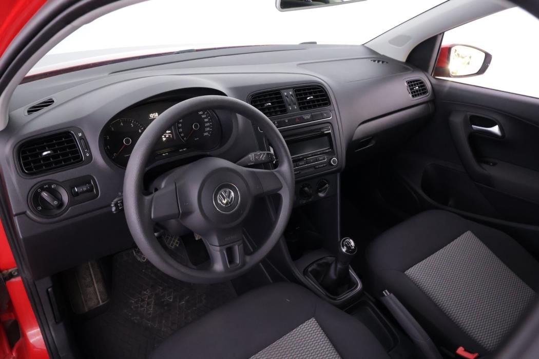 VOLKSWAGEN Polo 2014