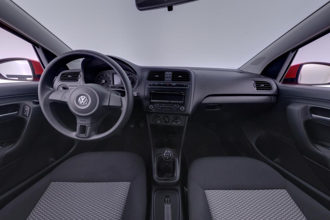 VOLKSWAGEN Polo 2014