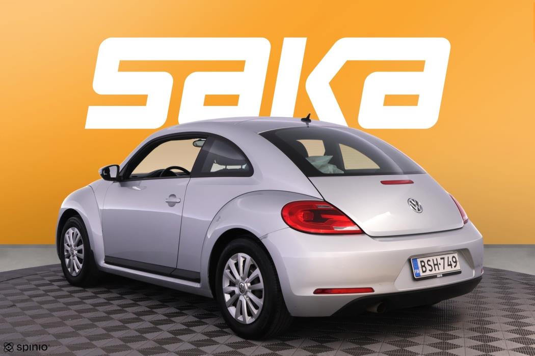 VOLKSWAGEN Beetle 2012