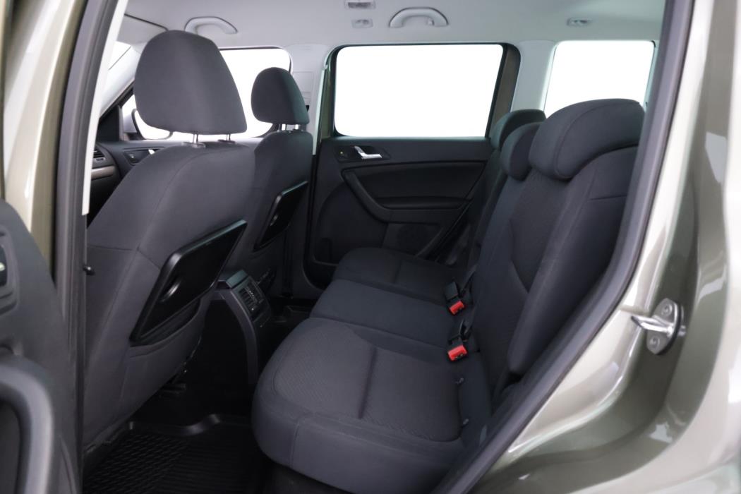 SKODA Yeti 2015