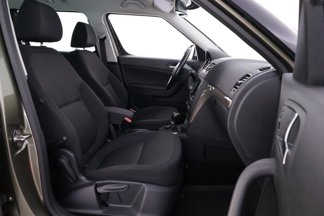 SKODA Yeti 2015