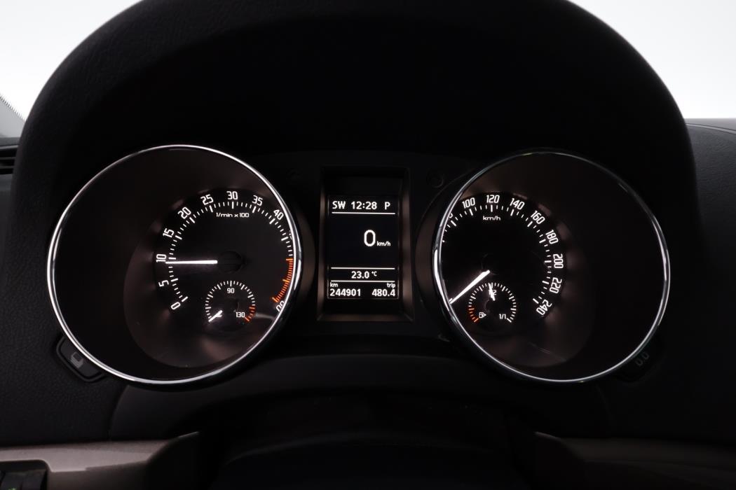 SKODA Yeti 2015